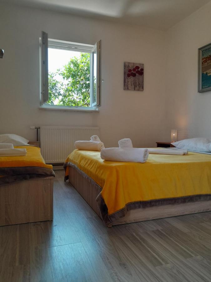 Apartmani Urlic Sreser Luaran gambar