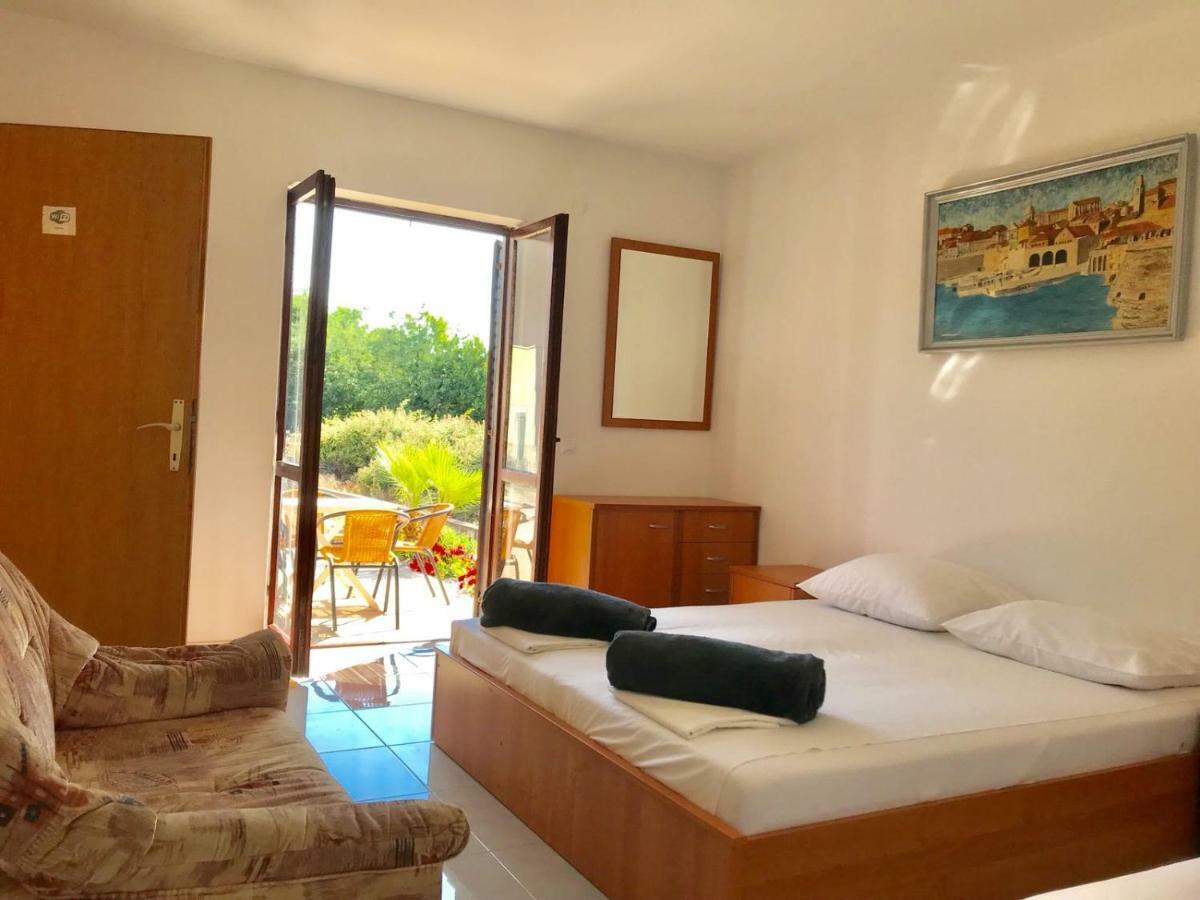 Apartmani Urlic Sreser Luaran gambar