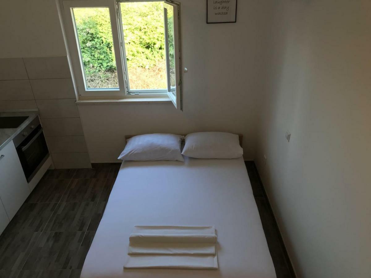 Apartmani Urlic Sreser Luaran gambar