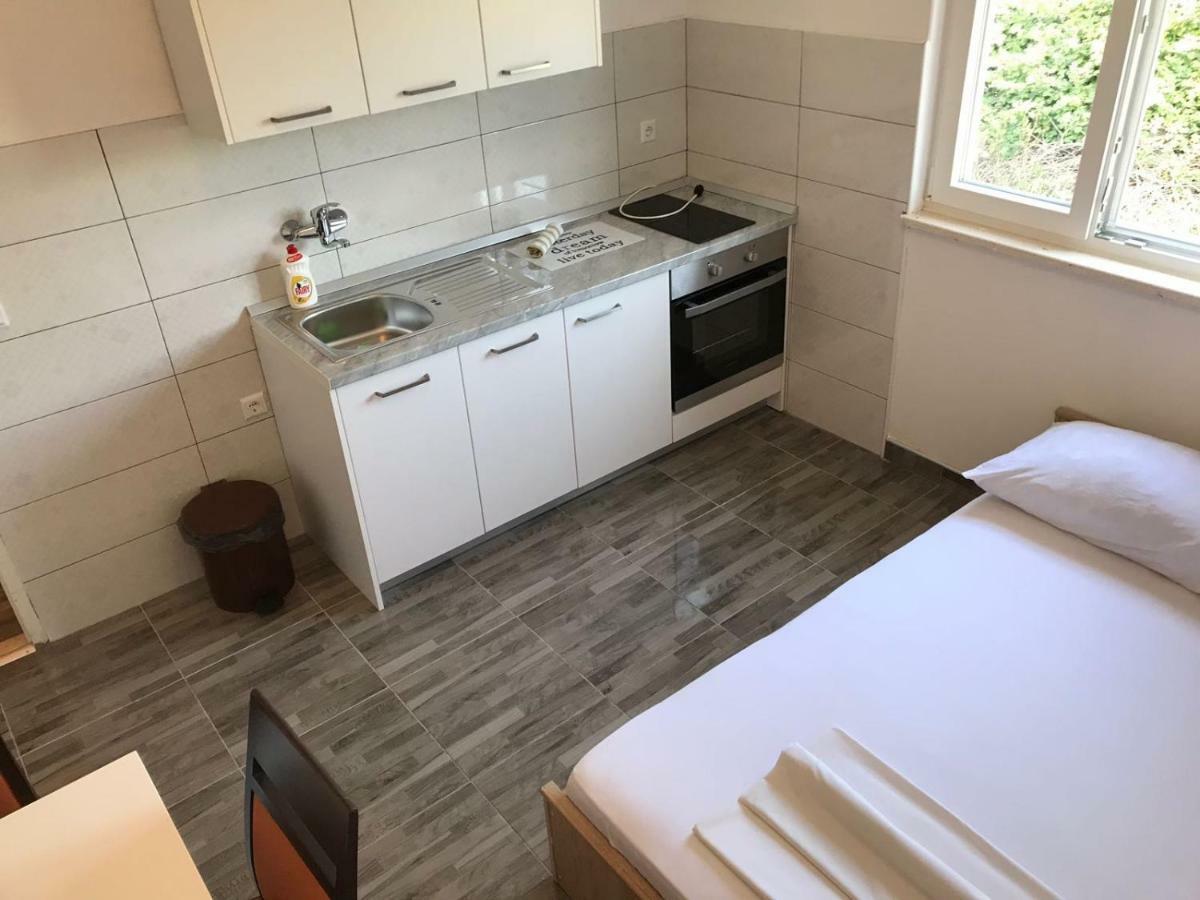 Apartmani Urlic Sreser Luaran gambar